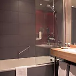 מלון Mercure Airport Messe 4*