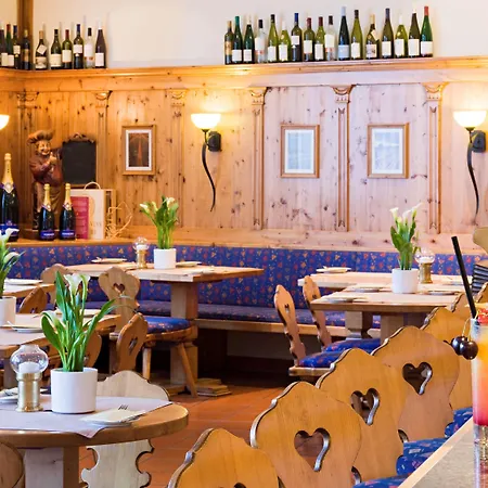 Mercure Airport Messe מלון