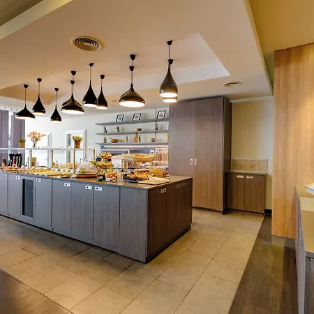 Mercure Airport Messe מלון