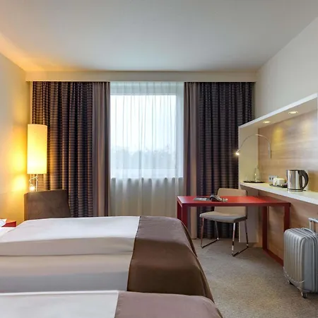מלון Mercure Airport Messe 4*