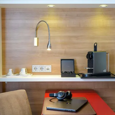 Mercure Airport Messe מלון 4*