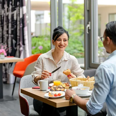 Mercure Airport Messe 4* שטוטגרט