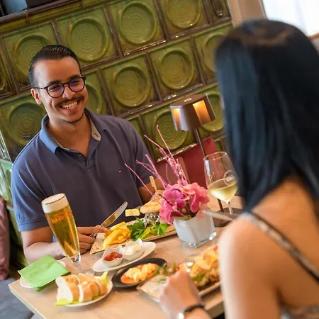 Mercure Airport Messe 4* שטוטגרט