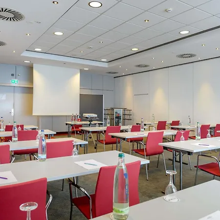 Mercure Airport Messe 4* שטוטגרט