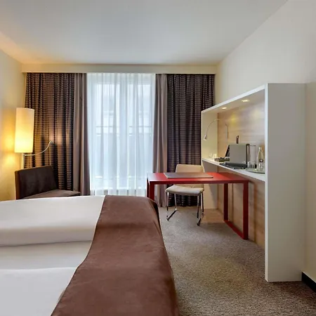 Mercure Airport Messe מלון 4*