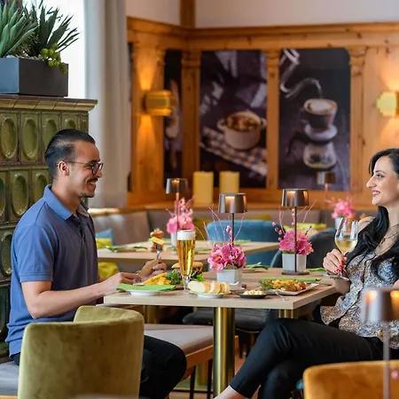 Mercure Airport Messe מלון 4*