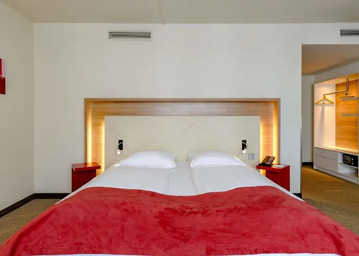 Mercure Airport Messe 4*